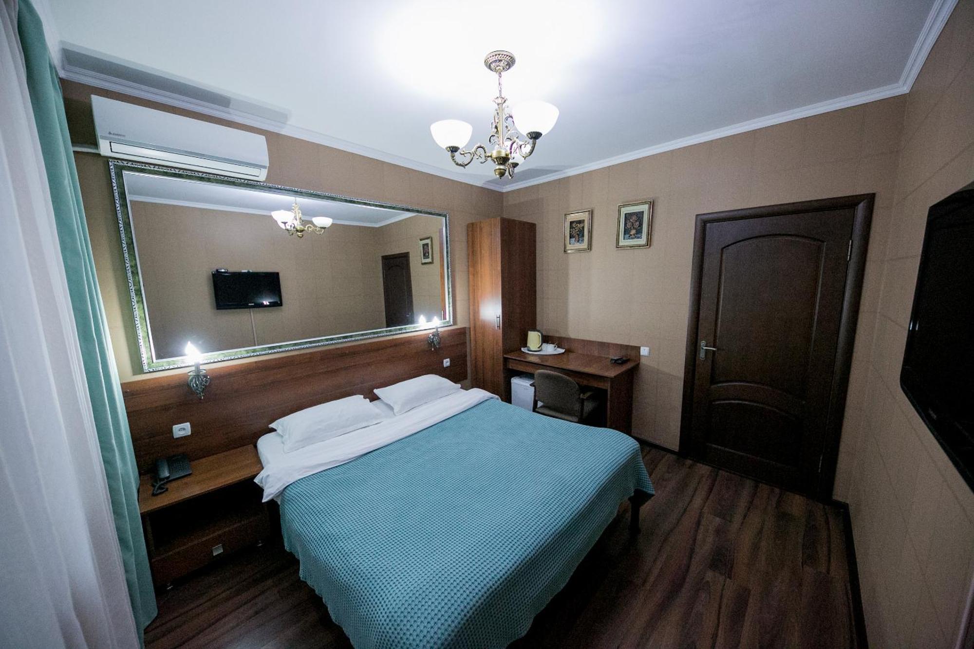 Hotel Flagman Μπισκέκ Εξωτερικό φωτογραφία