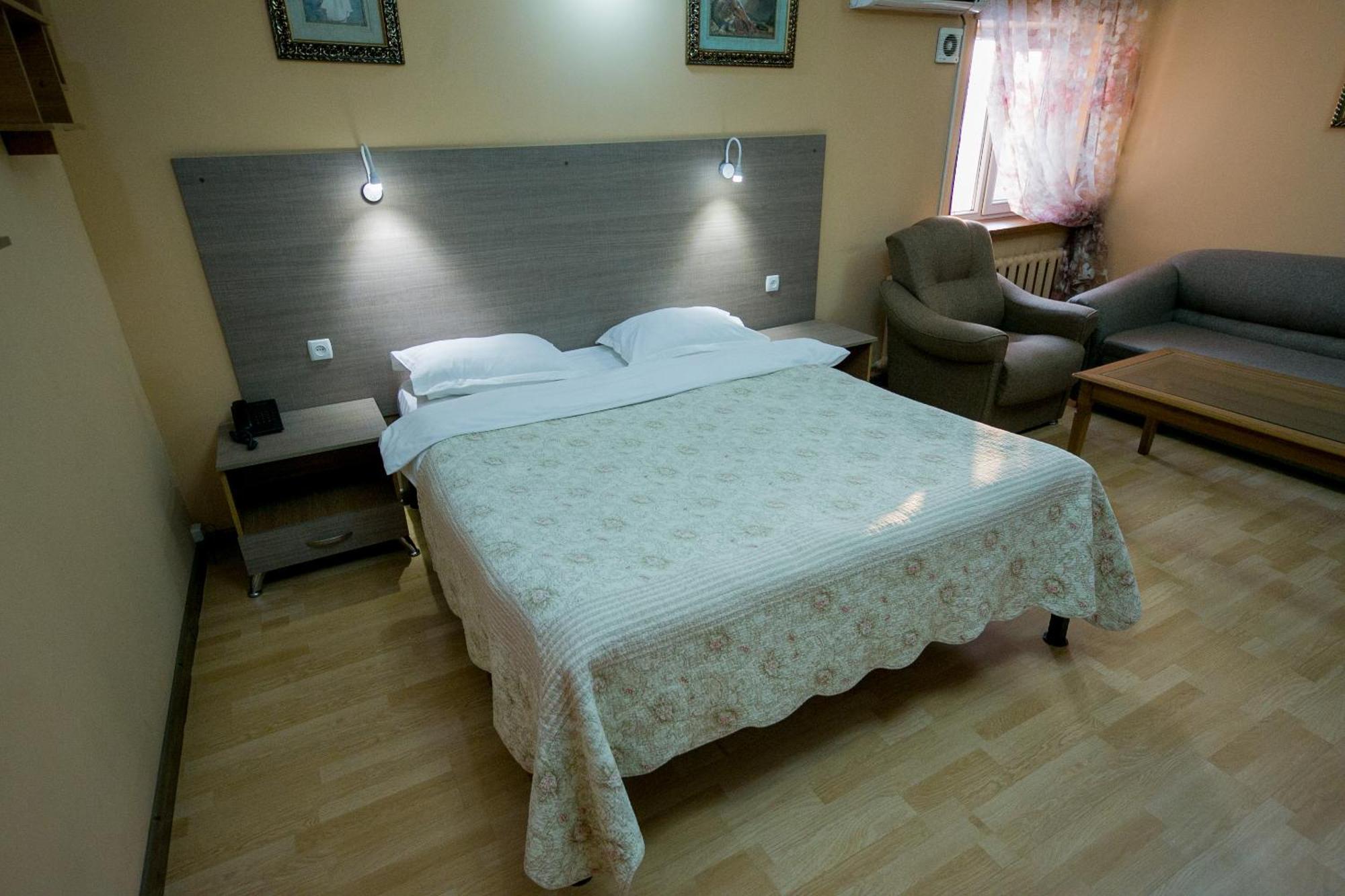 Hotel Flagman Μπισκέκ Εξωτερικό φωτογραφία