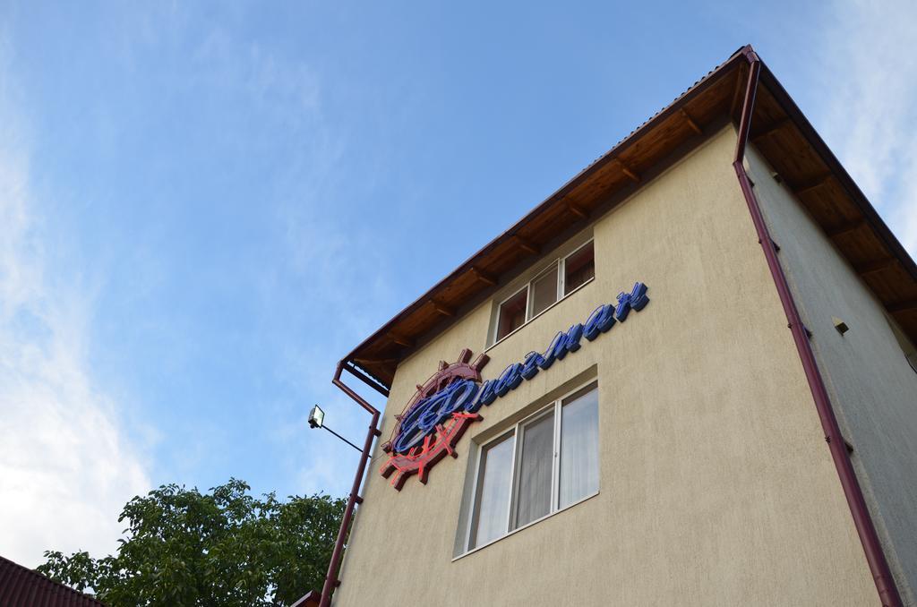 Hotel Flagman Μπισκέκ Εξωτερικό φωτογραφία