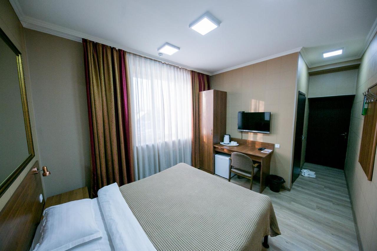 Hotel Flagman Μπισκέκ Εξωτερικό φωτογραφία