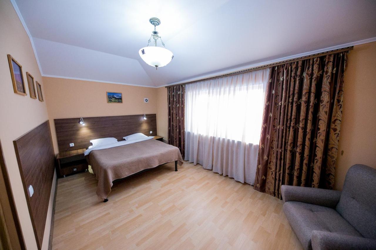 Hotel Flagman Μπισκέκ Εξωτερικό φωτογραφία