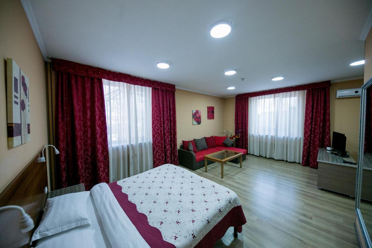Hotel Flagman Μπισκέκ Εξωτερικό φωτογραφία