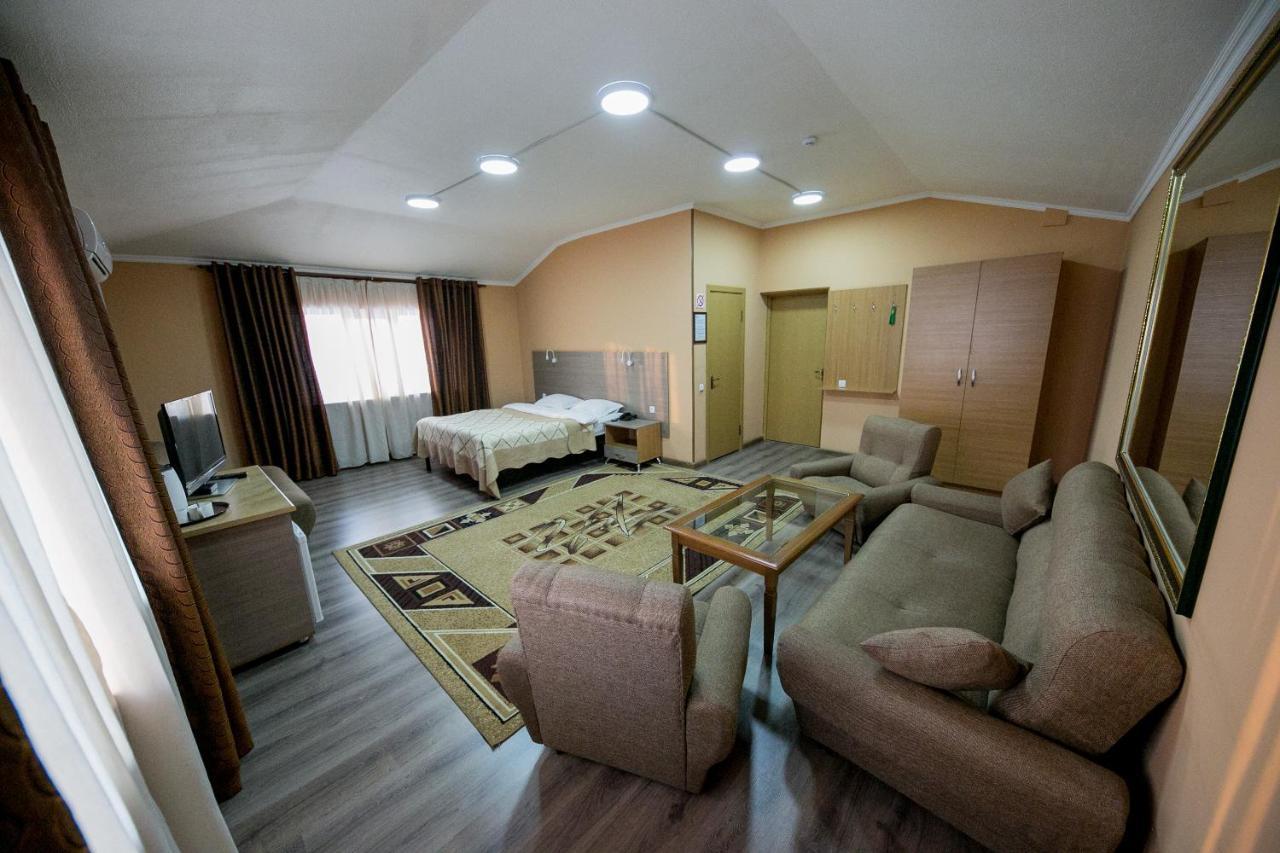 Hotel Flagman Μπισκέκ Εξωτερικό φωτογραφία